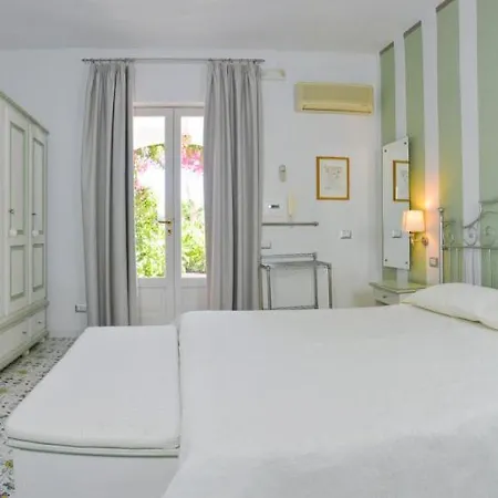 Aparthotel Mendolita