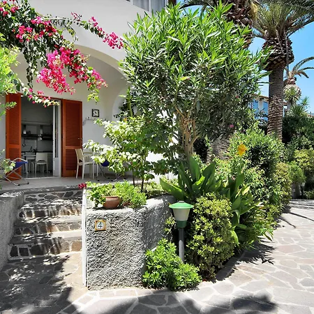 Mendolita アパートホテル 4*