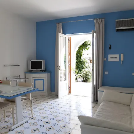 アパートホテル Mendolita 4*