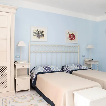 アパートホテル Mendolita リーパリ