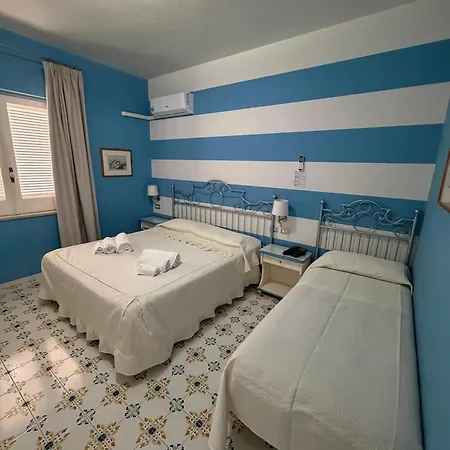 Mendolita 4* Λίπαρι
