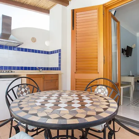 Mendolita Aparthotel 4*
