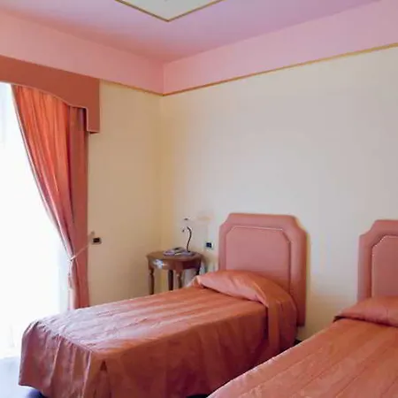 Mendolita Aparthotel 4*